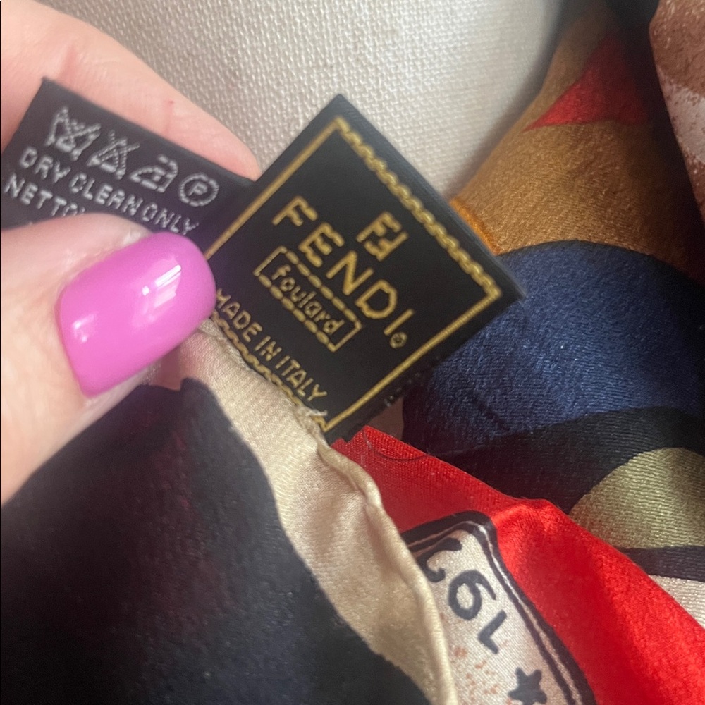 Fendi Silk Scarf Made in Italy - Picture 4 of 9